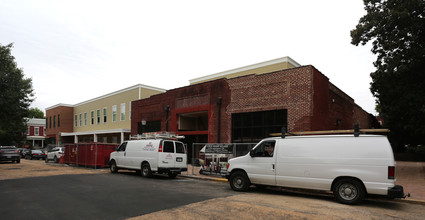 Patrick Henry Square in Richmond, VA - Foto de edificio - Building Photo