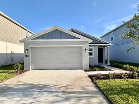 2199 Chris Dr in Winter Haven, FL - Building Photo