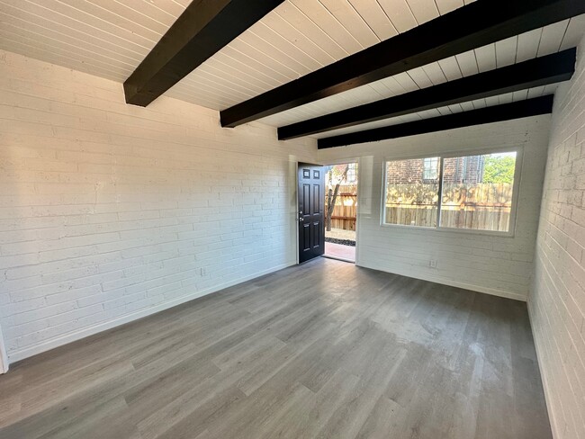 345 E Taylor St, Unit 4 in Reno, NV - Building Photo - Building Photo