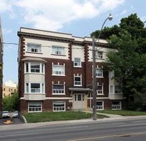 1595 Bathurst St in Toronto, ON - Building Photo
