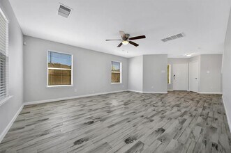6607 Colonial Rose Ln in Richmond, TX - Foto de edificio - Building Photo