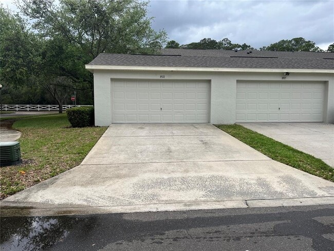 8921 Newmarket Dr in Windermere, FL - Building Photo - Building Photo