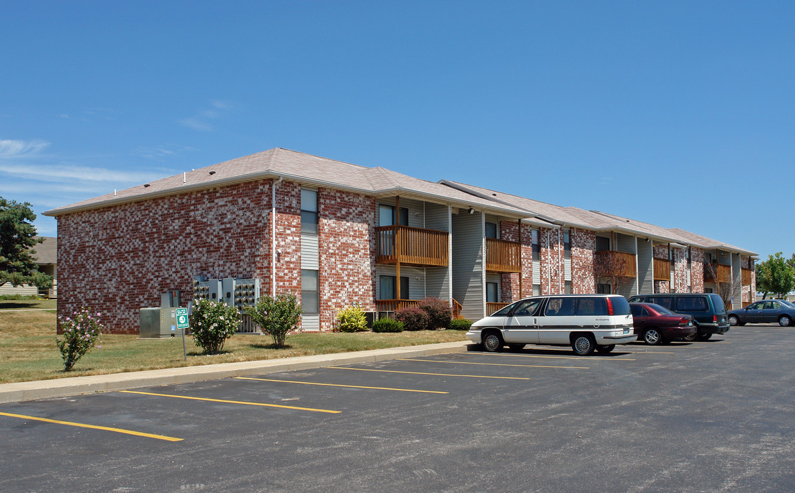 Grandview Village in Springfield, MO - Building Photo