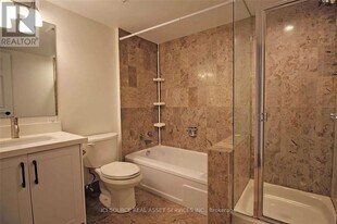 5795 Yonge St, Unit 701 in Toronto, ON - Building Photo