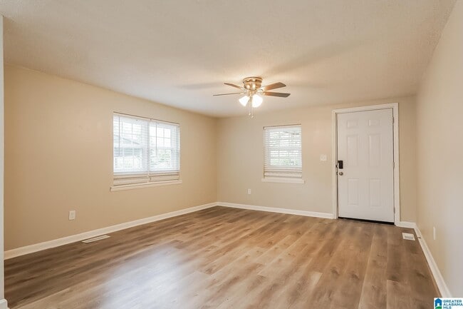 2112 Headrick Rd in Bessemer, AL - Building Photo - Building Photo