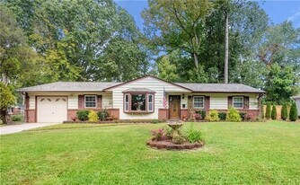 3252 Club House Rd in Virginia Beach, VA - Building Photo