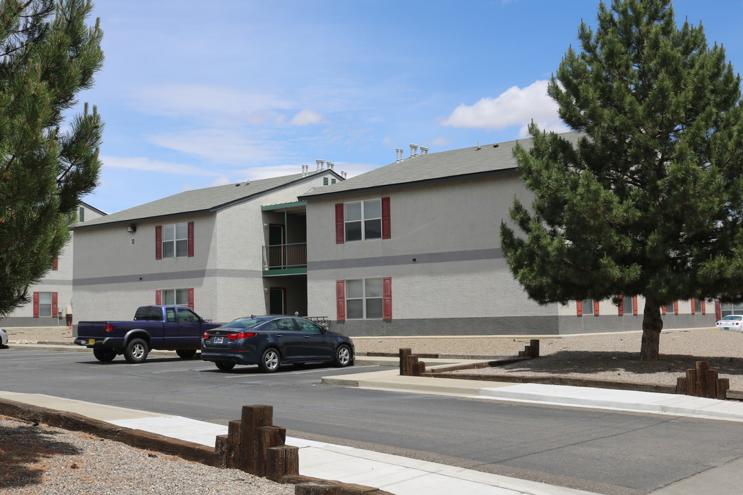 Eaton Village in Farmington, NM - Building Photo