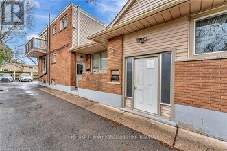 82 Albert St in St Catharines, ON - Building Photo - Building Photo