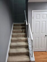 9240 Cardinal Forest Ln, Unit 302 in Lorton, VA - Foto de edificio - Building Photo