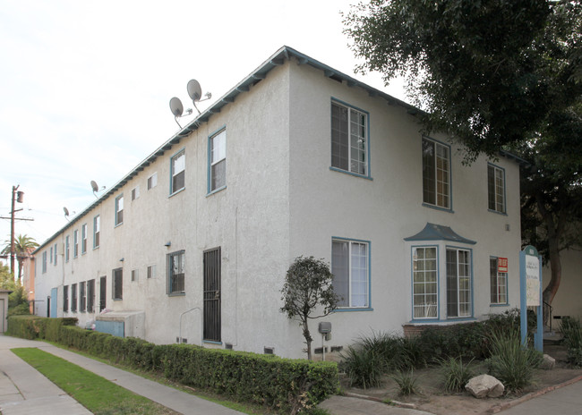 810 Cherry Ave in Long Beach, CA - Foto de edificio - Building Photo