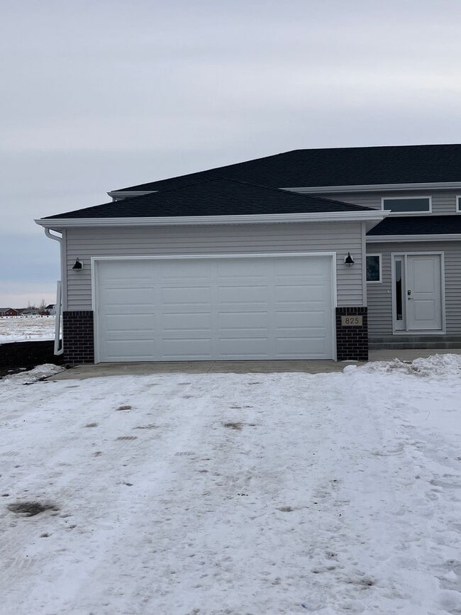 825 5th St SE in Mayville, ND - Building Photo - Building Photo