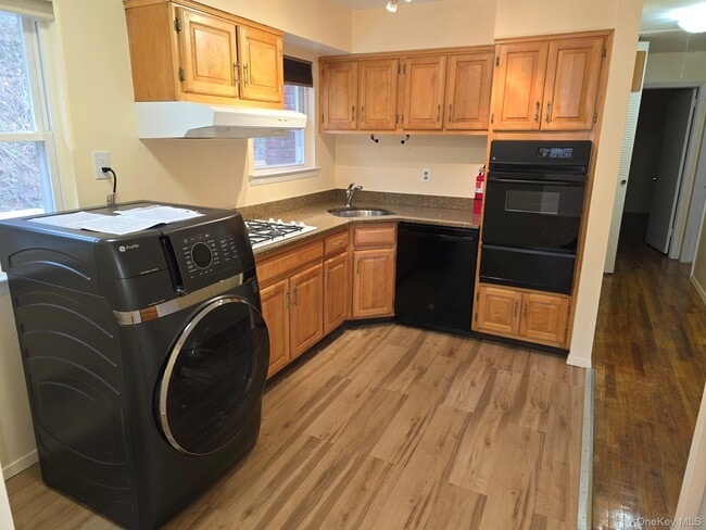 36 Broadway in Dobbs Ferry, NY - Building Photo - Building Photo