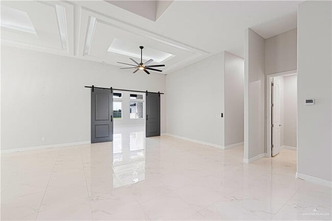 41 Travis St in Mission, TX - Foto de edificio - Building Photo
