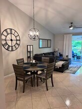 6655 Huntington Lakes Cir, Unit 202 in Naples, FL - Building Photo - Building Photo
