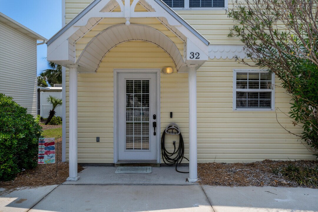340 Scenic Gulf Dr in Miramar Beach, FL - Building Photo