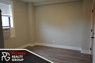 503 W Belmont Ave in Chicago, IL - Building Photo - Building Photo