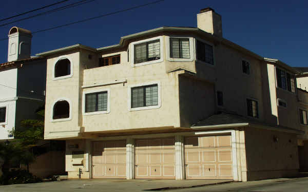 543 E Walnut Ave in El Segundo, CA - Building Photo - Building Photo