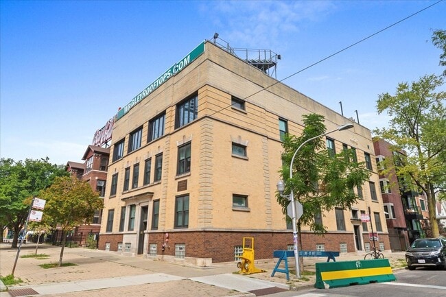 property at 3706 N Kenmore Ave
