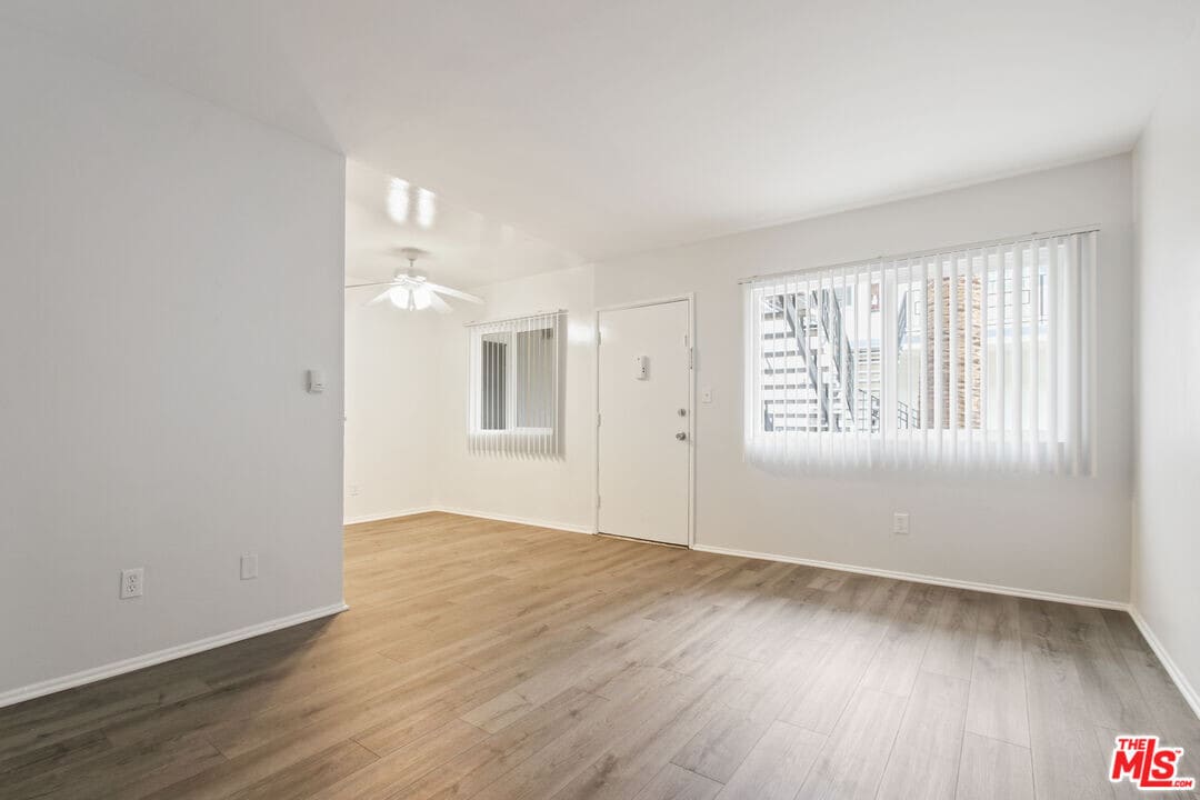 115 N Oak St in Inglewood, CA - Building Photo