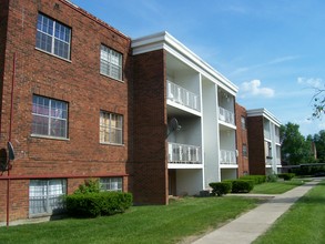 Ferguson Woods in Cincinnati, OH - Building Photo - Building Photo