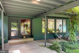108 Rosedale Ln in Princeton, NJ - Building Photo - Building Photo