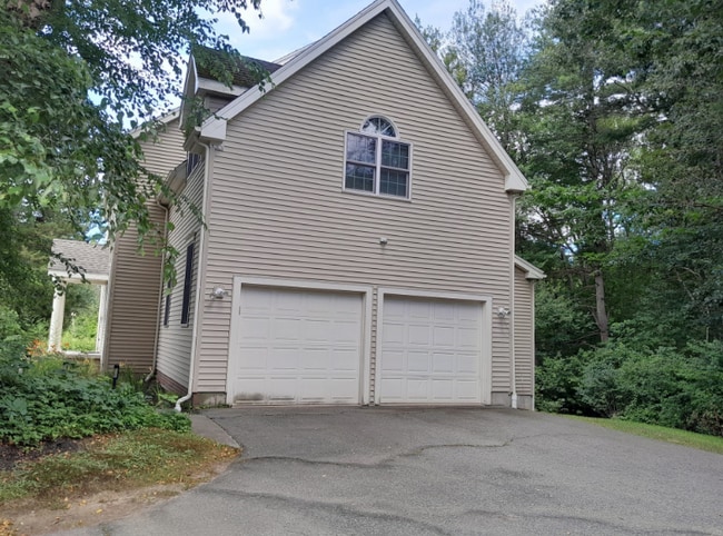 373 Littlefield Ln in Marlborough, MA - Building Photo - Building Photo
