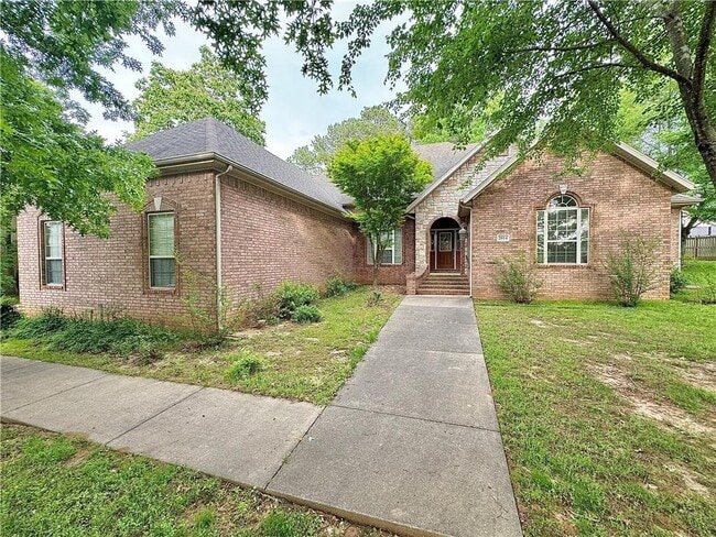property at 2914 S College Dr