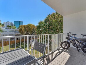 7737 SW 88th St in Miami, FL - Building Photo - Building Photo