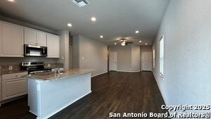 1120 Thea Cv in New Braunfels, TX - Building Photo - Building Photo