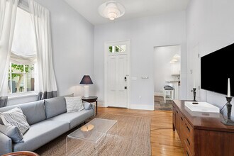 6222 Laurel St, Unit 6222 Laurel St Unit 1 in New Orleans, LA - Foto de edificio - Building Photo