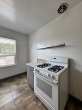 12556 Washington Blvd in Los Angeles, CA - Building Photo - Interior Photo