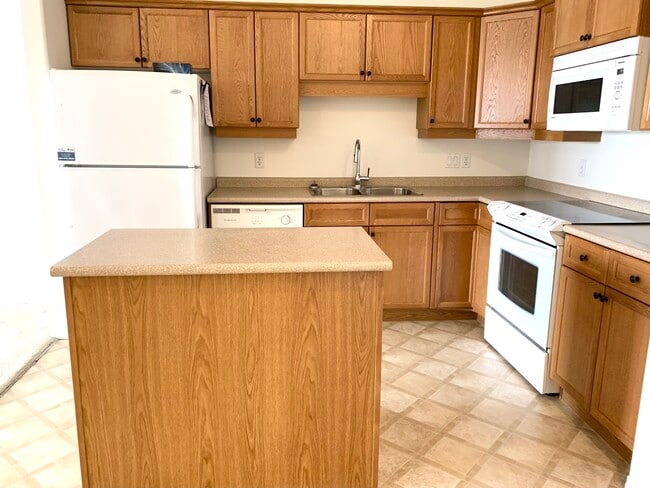 110 Armistice Way in Saskatoon, SK - Building Photo - Building Photo