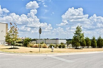 1900 Tasmanian Tiger Trace in Austin, TX - Building Photo - Building Photo