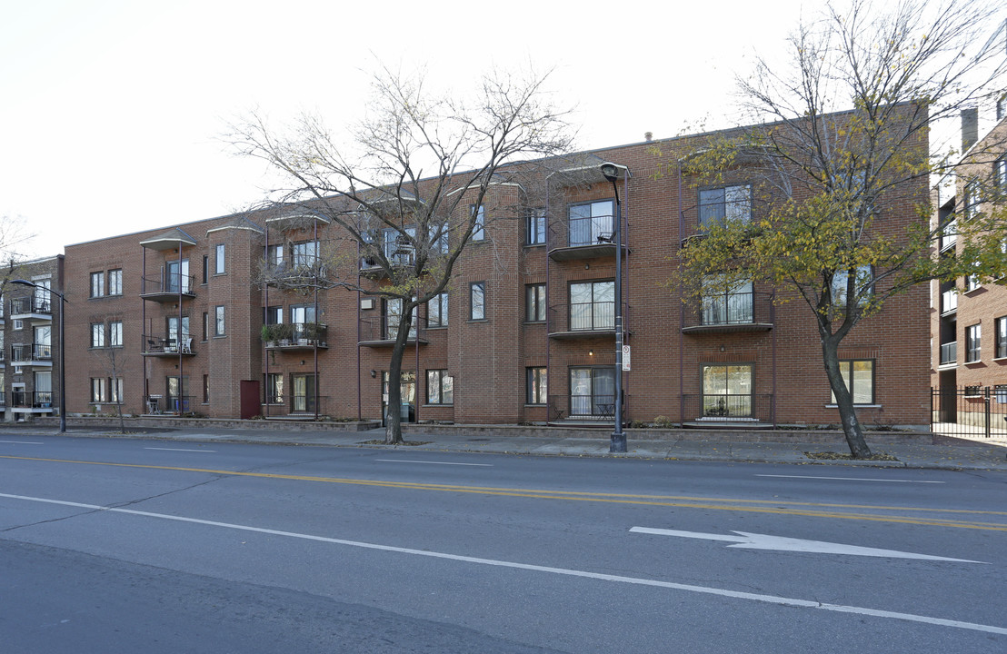 1700 Papineau in Montréal, QC - Building Photo