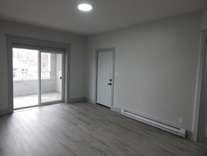 303 Stone St in Joliet, IL - Building Photo - Building Photo