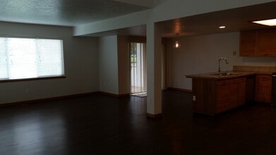 2000 Vista Dr in Loveland, CO - Building Photo - Building Photo