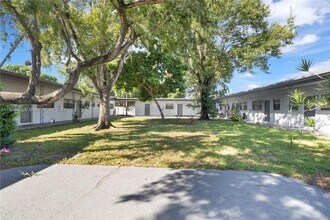 13390 NE 6th Ave, Unit 7 in North Miami, FL - Building Photo - Building Photo