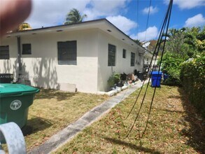 5601 Polk St in Hollywood, FL - Building Photo - Building Photo