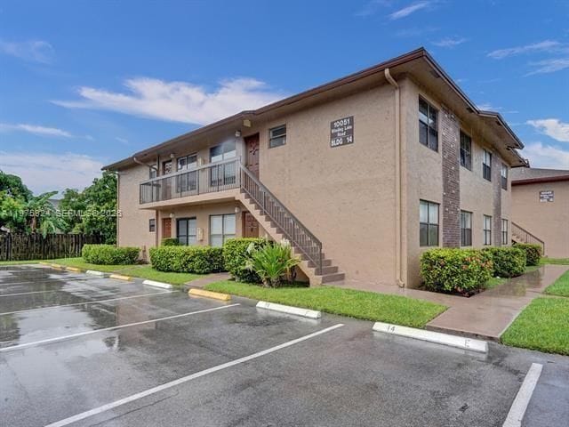 10051 Winding Lake Rd, Unit 2 in Sunrise, FL - Foto de edificio