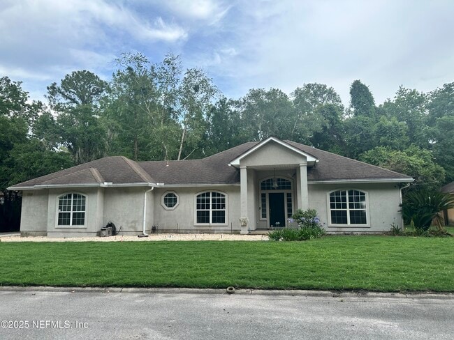 property at 5480 Cutwater Ln S