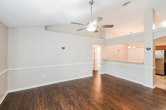 2025 Hunters Trace Cir in Middleburg, FL - Building Photo - Building Photo