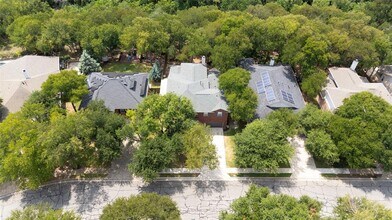 1905 Creek Crest Way in Round Rock, TX - Building Photo - Building Photo