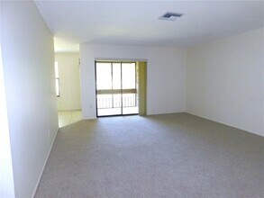 204 Caryl Way in Oldsmar, FL - Building Photo - Building Photo