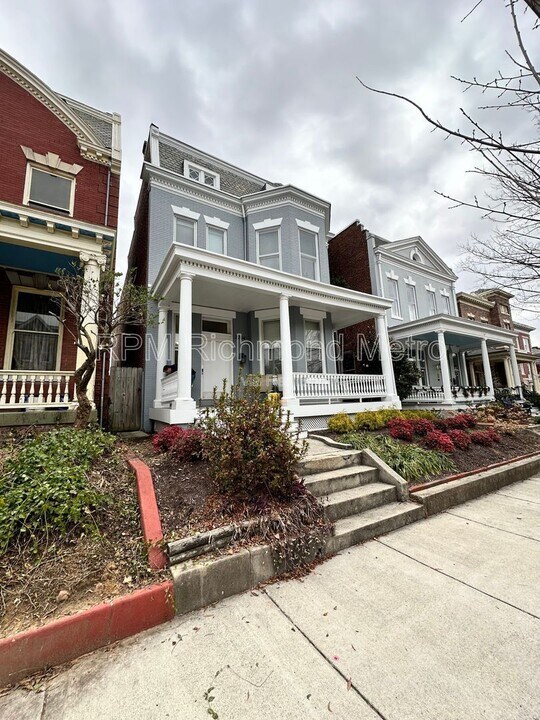 2204 W Grace St in Richmond, VA - Building Photo