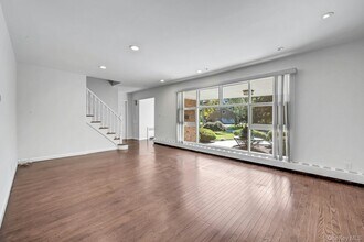 13 Colonial Rd in Scarsdale, NY - Building Photo - Building Photo