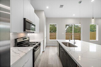 10929 Ivyridge Rd in Houston, TX - Building Photo - Building Photo
