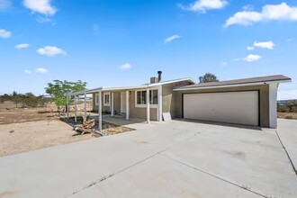 4807 Ave La Espana Daga in Joshua Tree, CA - Building Photo - Building Photo