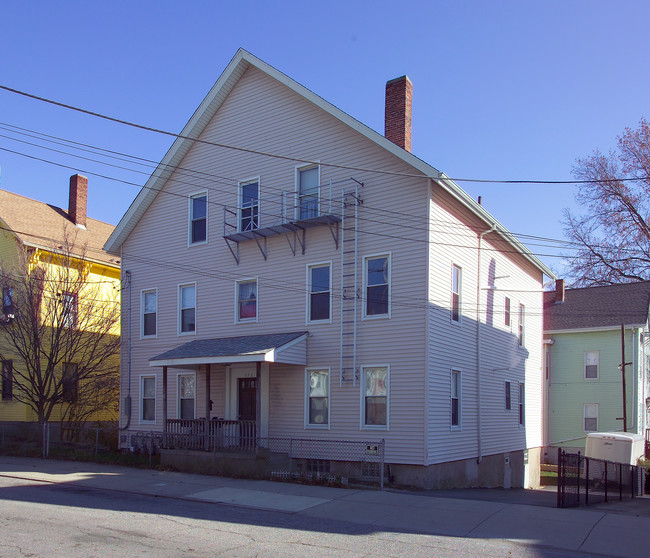 173 Linden St in Fall River, MA - Foto de edificio - Building Photo