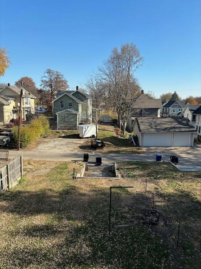 1819 Grand Ave in Davenport, IA - Building Photo - Building Photo