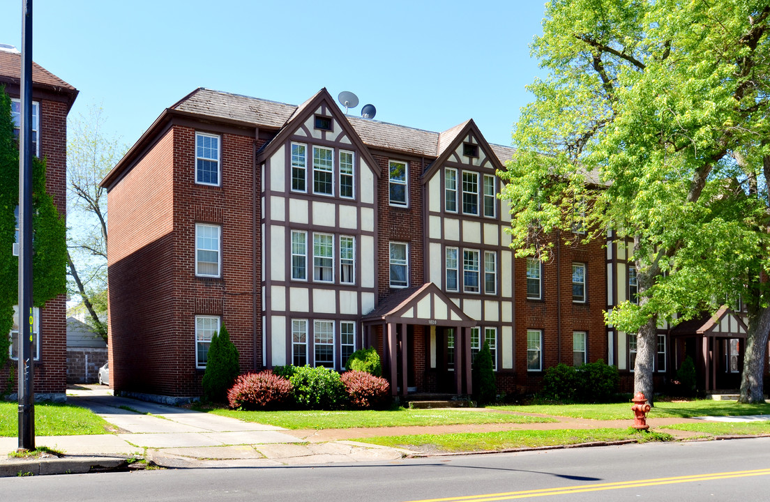 Kenmore Avenue Apartments in Buffalo, NY - Building Photo